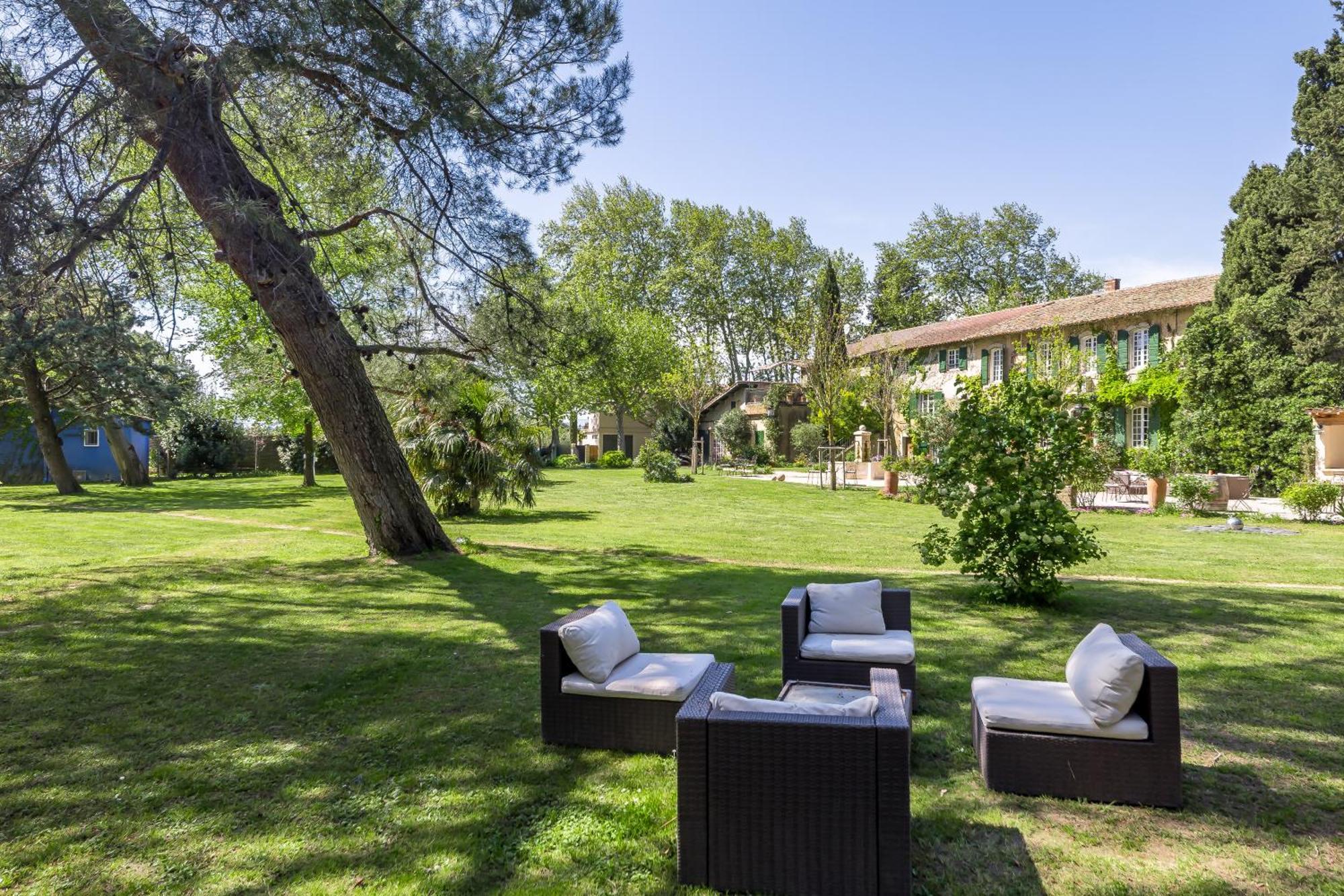 Domaine De Rhodes B&B Avignon Eksteriør bilde